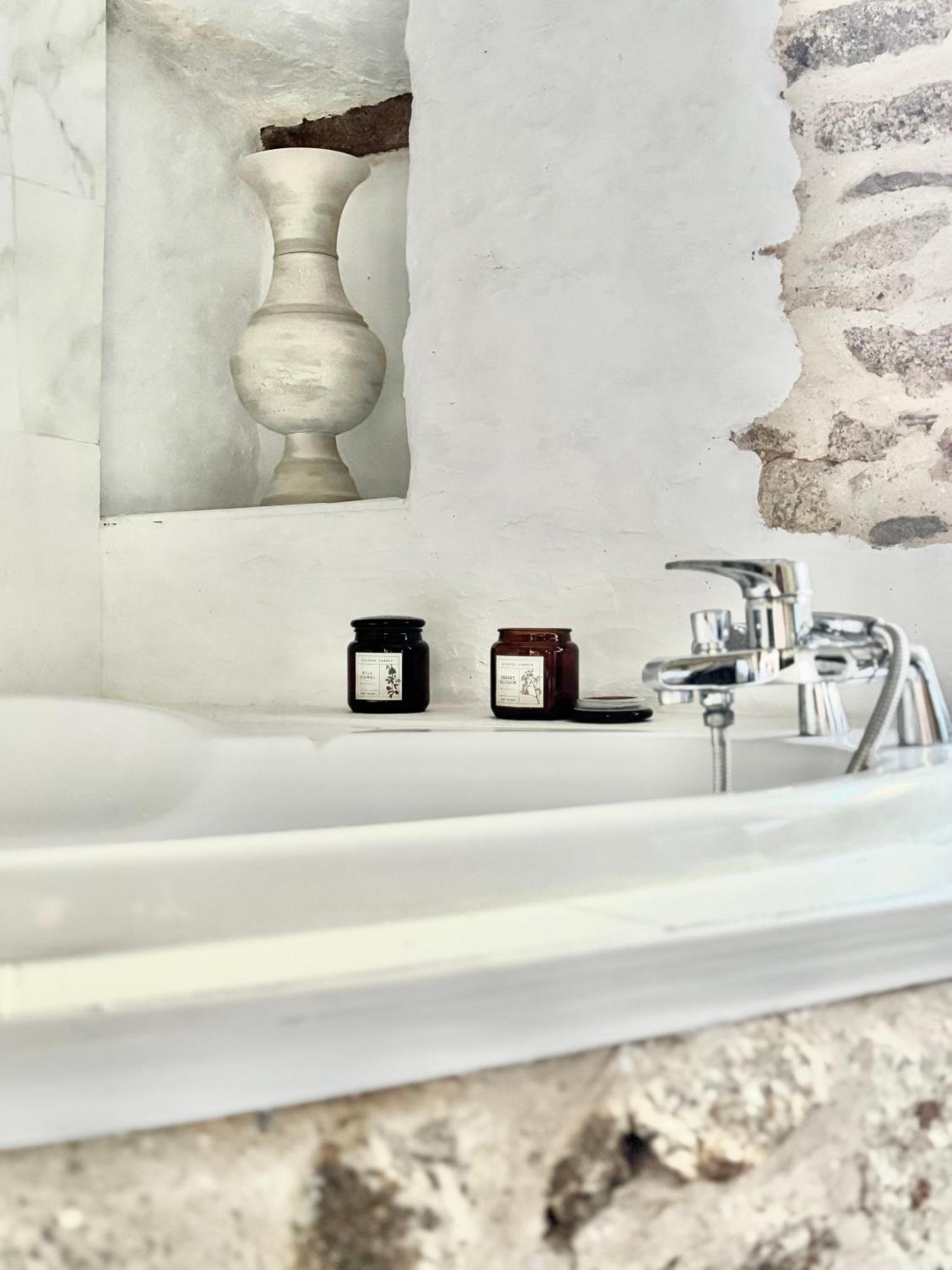 Manoir Medieval Art Deco - Logis Des 3 Artistes セーヴルモン エクステリア 写真