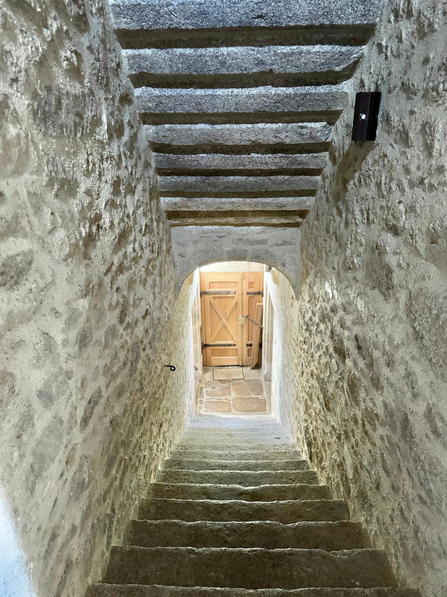 Manoir Medieval Art Deco - Logis Des 3 Artistes セーヴルモン エクステリア 写真