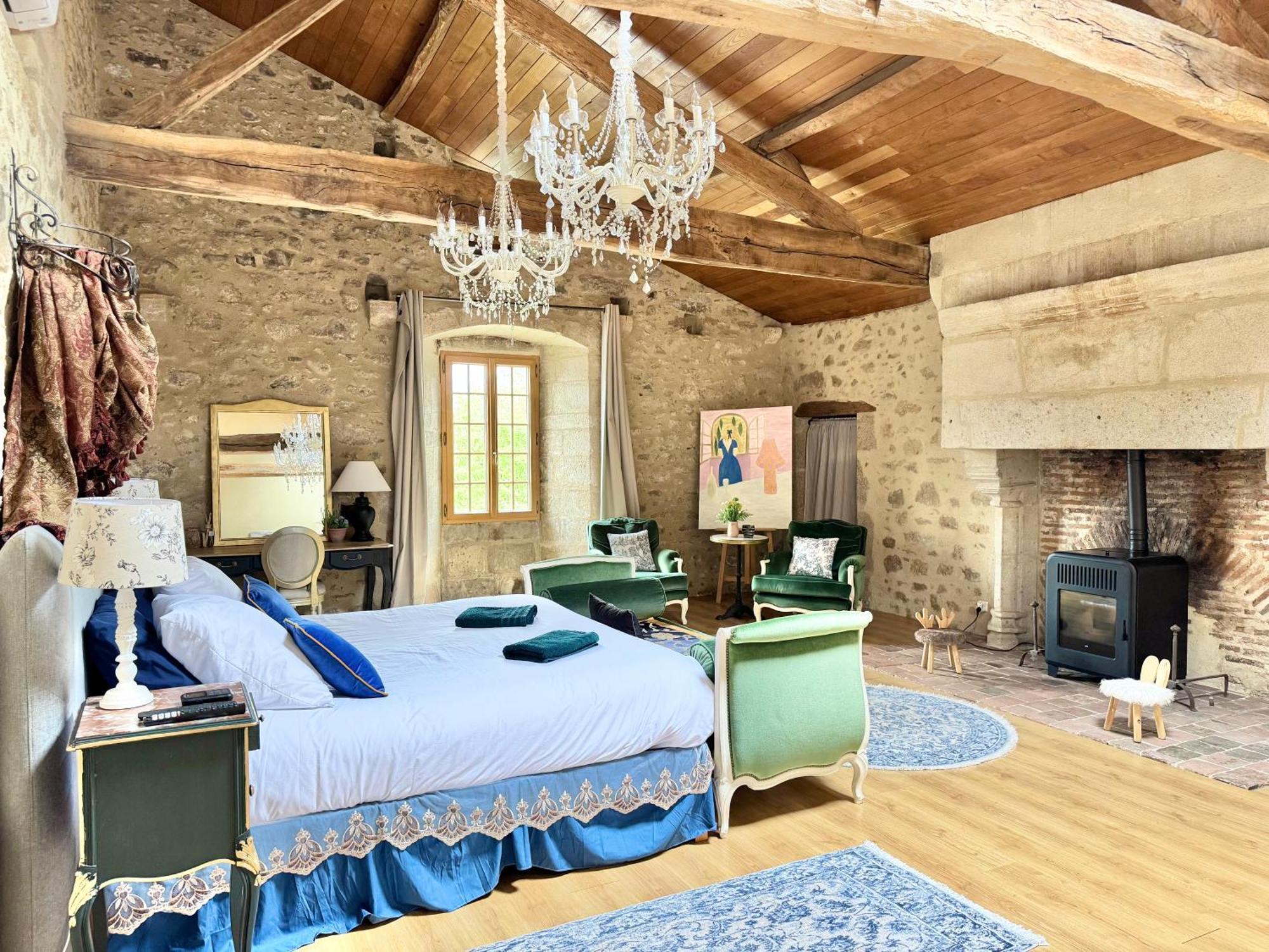 Manoir Medieval Art Deco - Logis Des 3 Artistes セーヴルモン エクステリア 写真