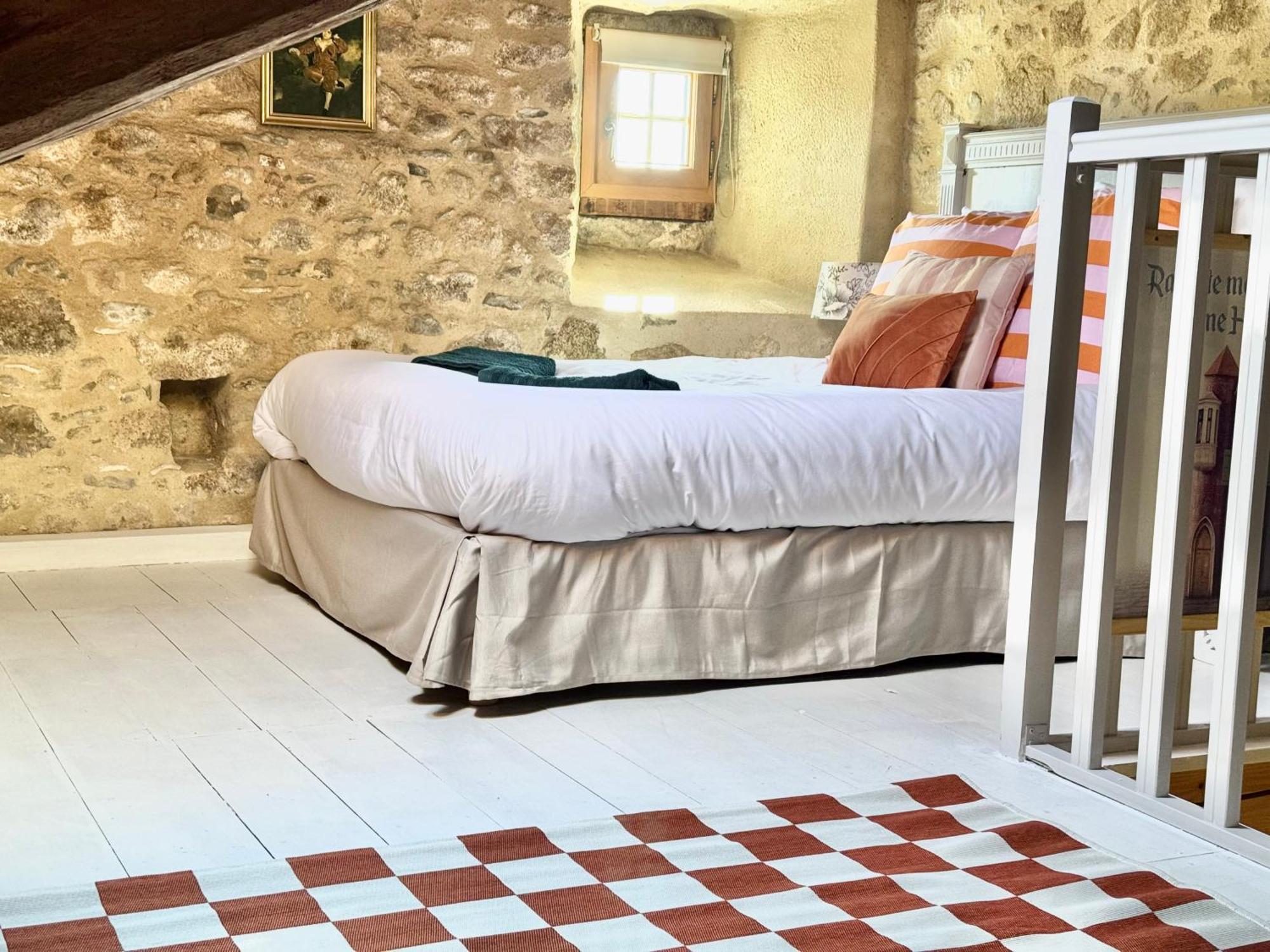 Manoir Medieval Art Deco - Logis Des 3 Artistes セーヴルモン エクステリア 写真