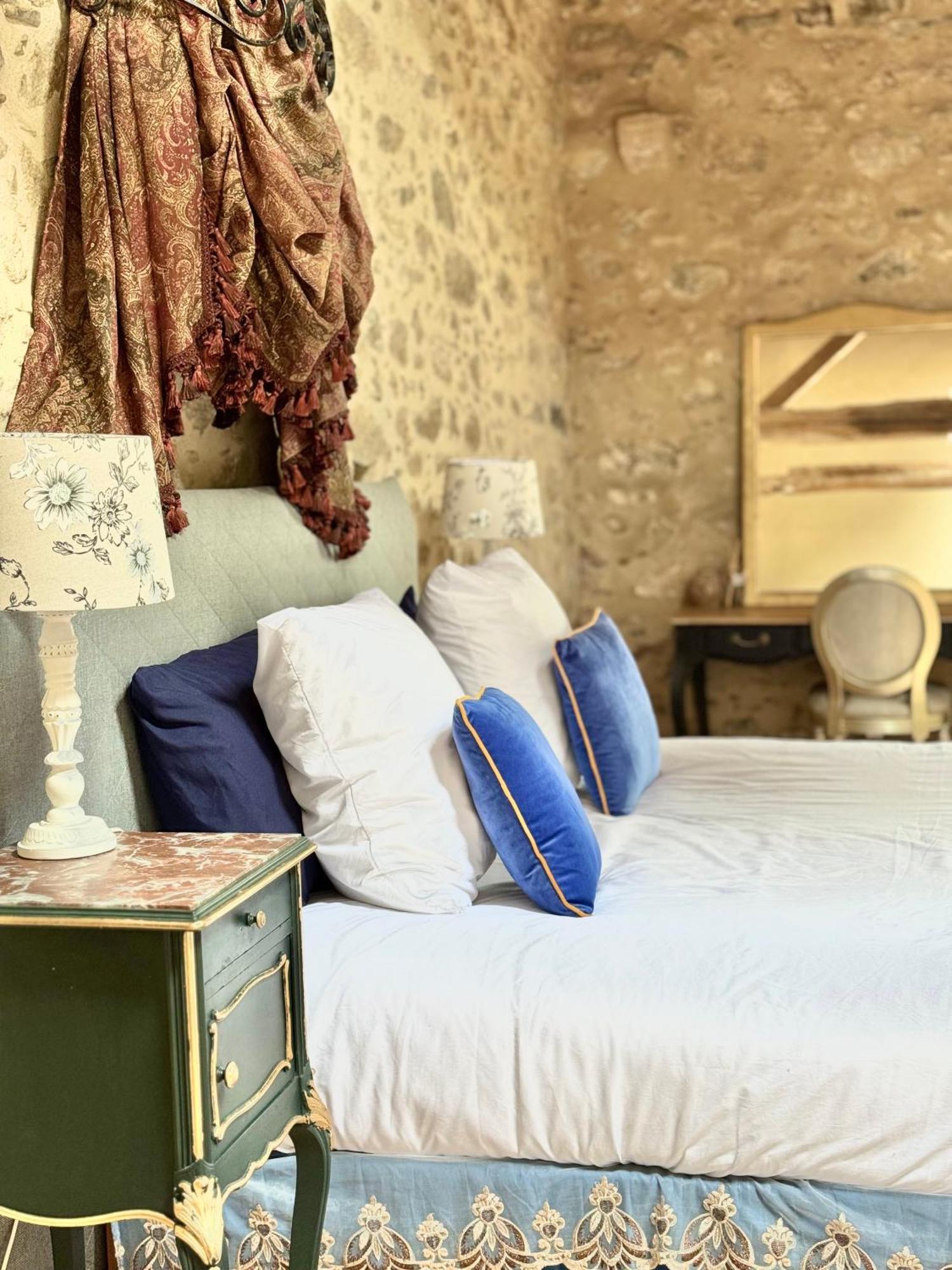 Manoir Medieval Art Deco - Logis Des 3 Artistes セーヴルモン エクステリア 写真